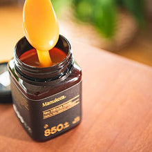 Load image into Gallery viewer, Manukora UMF 20+/MGO 850+ Raw M?nuka Honey (250g/8.8oz) Authentic Non-GMO New Zealand Honey, UMF &amp; MGO Certified, Traceable from Hive to Hand
