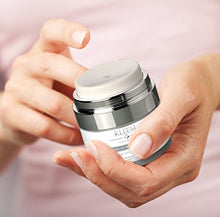 Load image into Gallery viewer, Anti Aging Retinol Moisturizer Cream for Face and Eye Area with 2.5% Retinol and Hyaluronic Acid. Be
