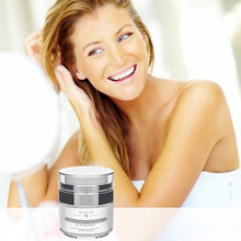 Load image into Gallery viewer, Anti Aging Retinol Moisturizer Cream for Face and Eye Area with 2.5% Retinol and Hyaluronic Acid. Be
